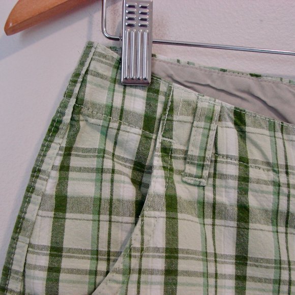 Columbia Plaid Shorts Green White Plaid Bermuda Golf Long Shorts Size 8 - Picture 5 of 13